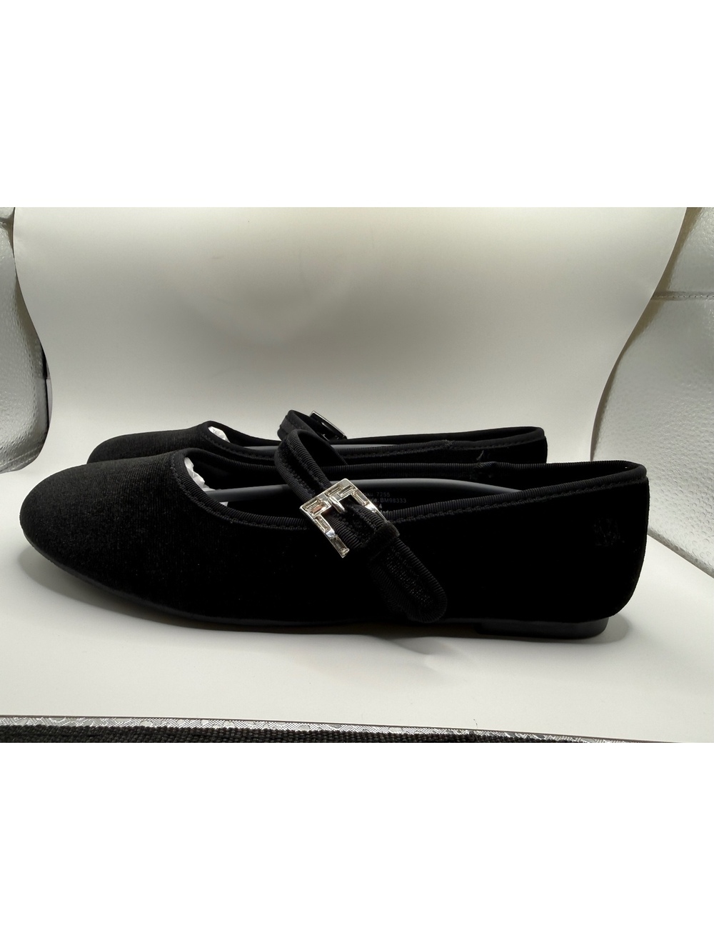 Bartley Mischka Girls Size 4 Black Velvet Mary Jane Flat